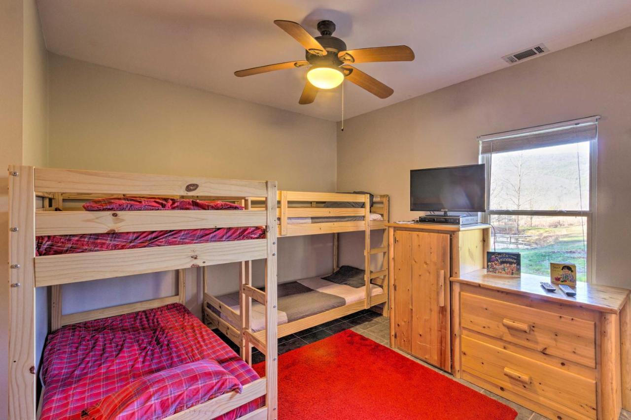 Pet-Friendly Blue Ridge, Cherokee Forest Retreat! Greeneville Esterno foto