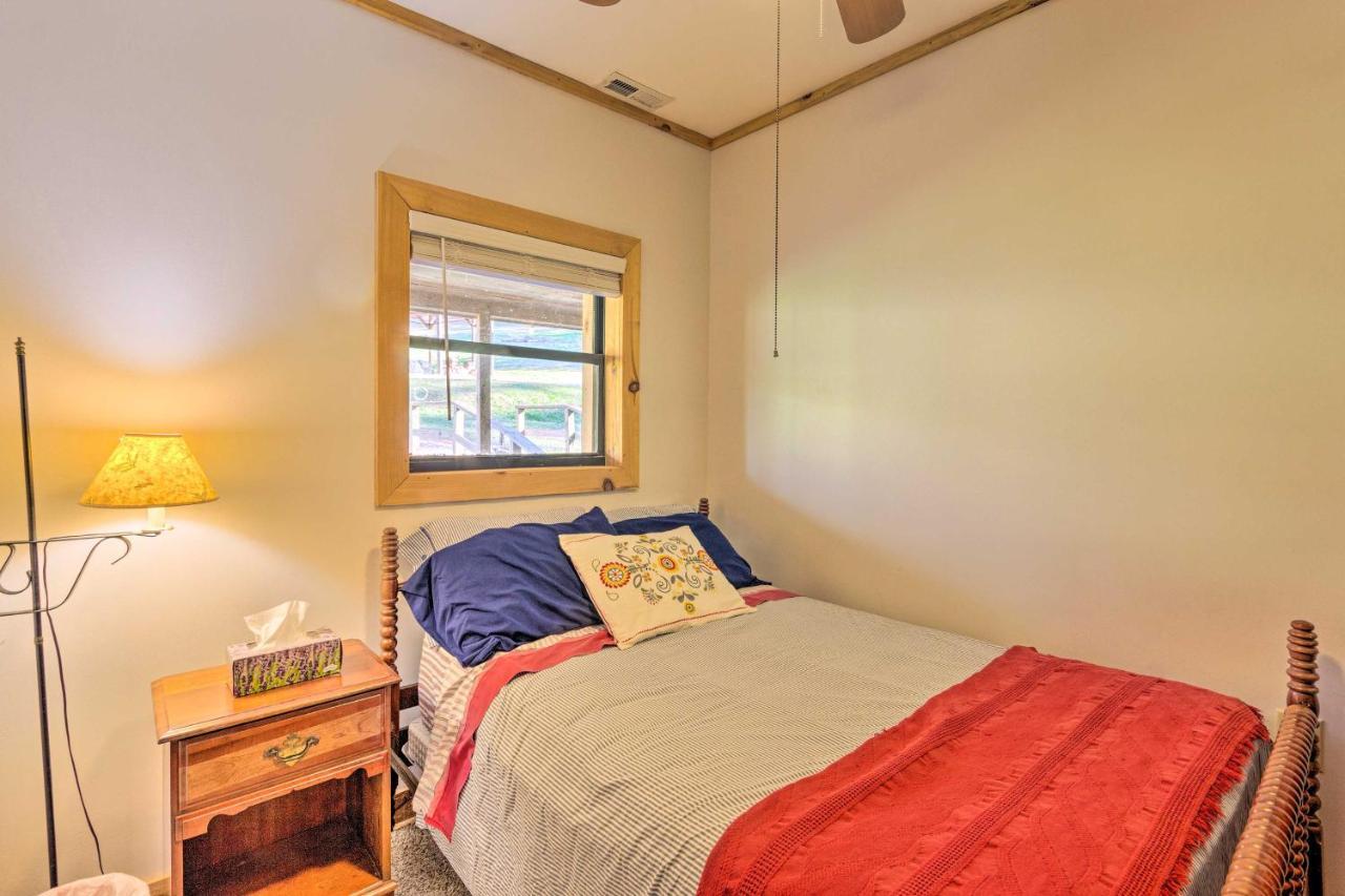 Pet-Friendly Blue Ridge, Cherokee Forest Retreat! Greeneville Esterno foto