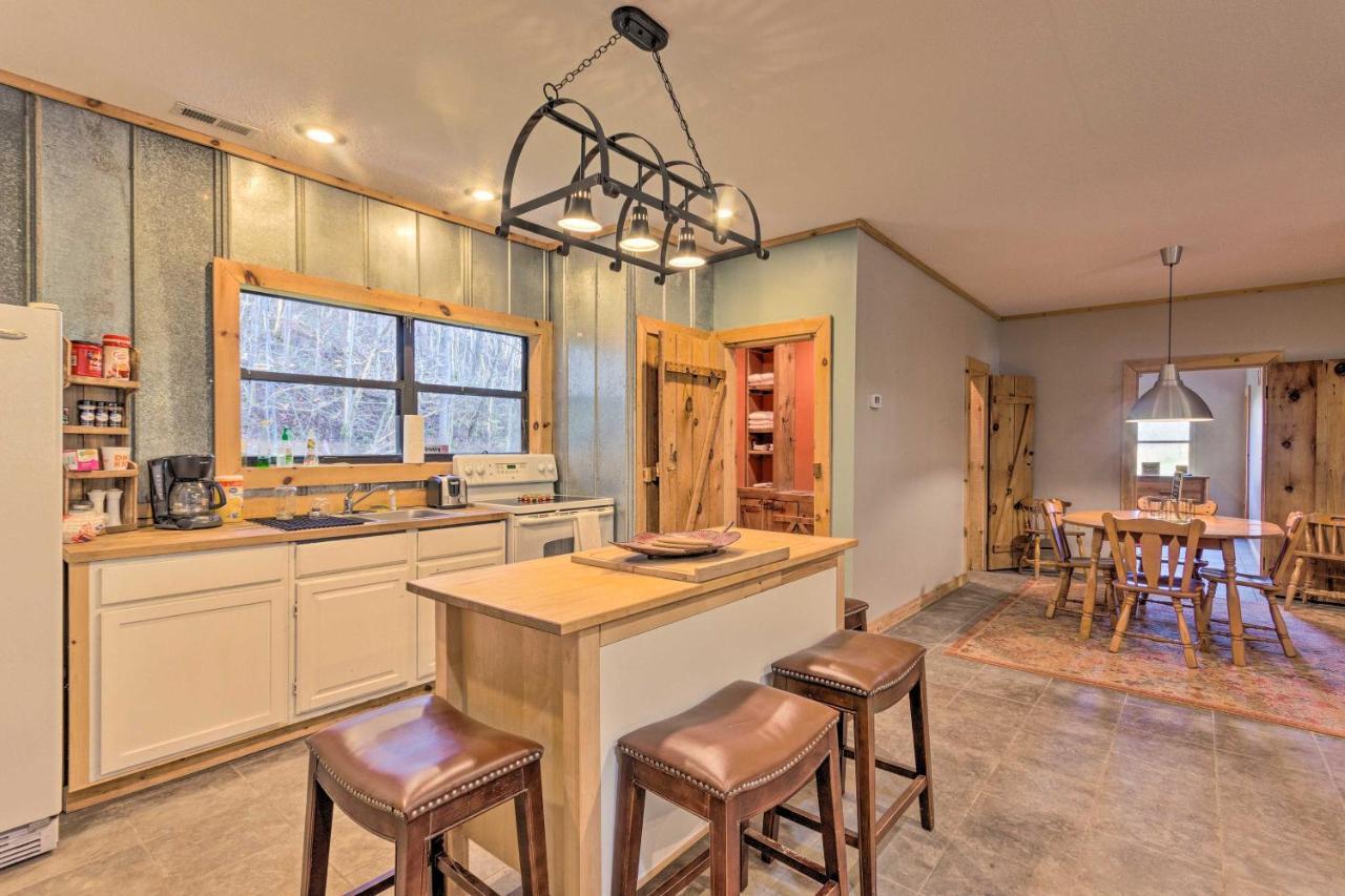 Pet-Friendly Blue Ridge, Cherokee Forest Retreat! Greeneville Esterno foto